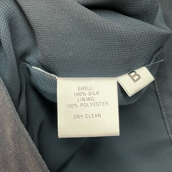 LOFT Navy Mini Skirt. Size 16 - Picture 4 of 4